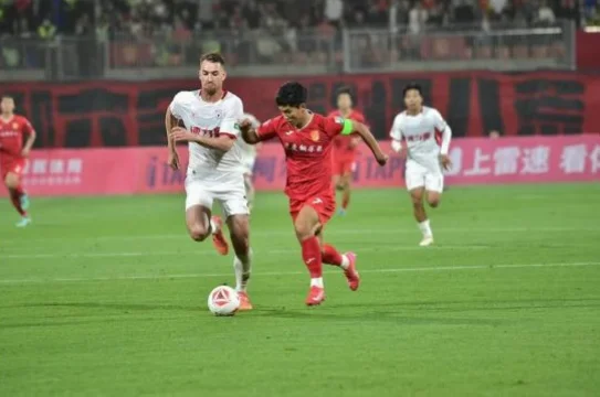 多元文化融合如何碰撞出足球激情？